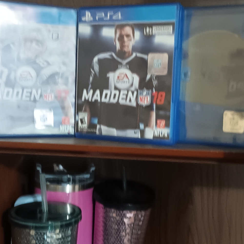 Madden NFL 17,18,19 & Fifa14 PS4 Game - Blue Cover